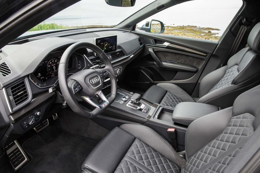 Интерьер Audi SQ5 3.0 TFSI 2017 года  (NA) (фото 52 из 55)